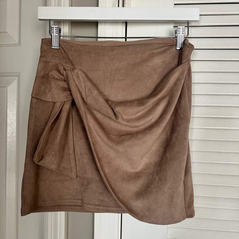Elegant Tan Suede Skirt
